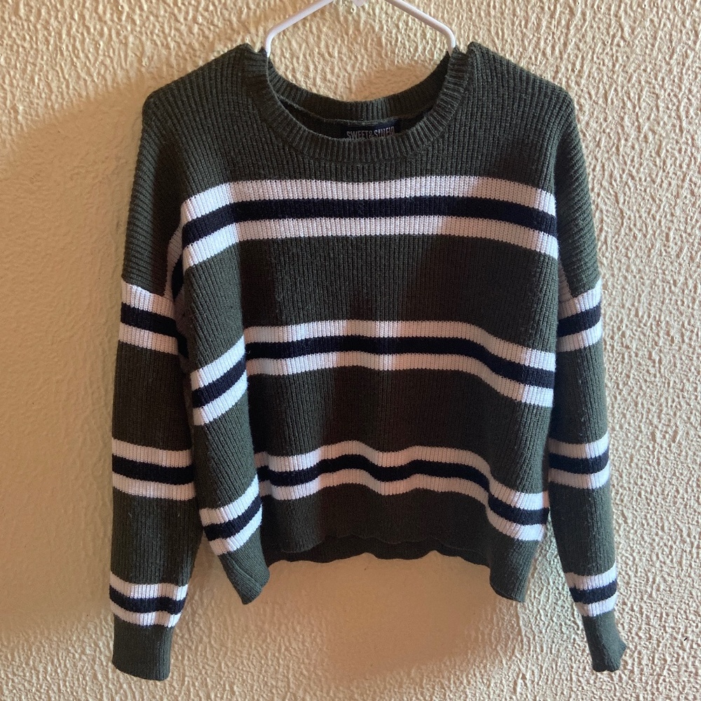 Knitted crop top sweater
